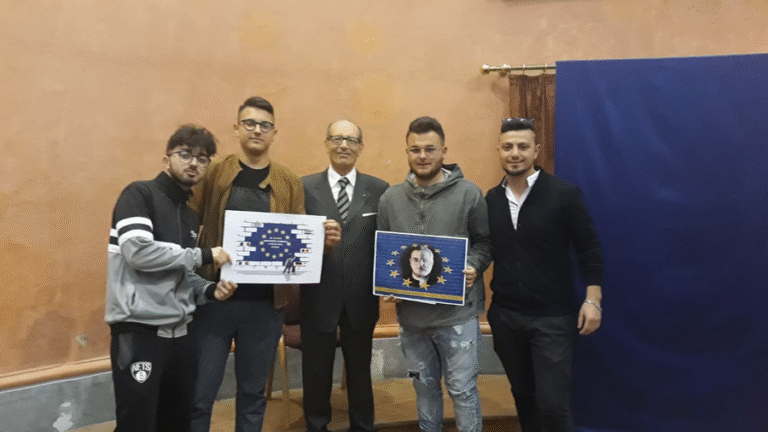 Borsa di studio a tre studenti di grafica e comunicazione del Salvemini - Osservatorio Fasano