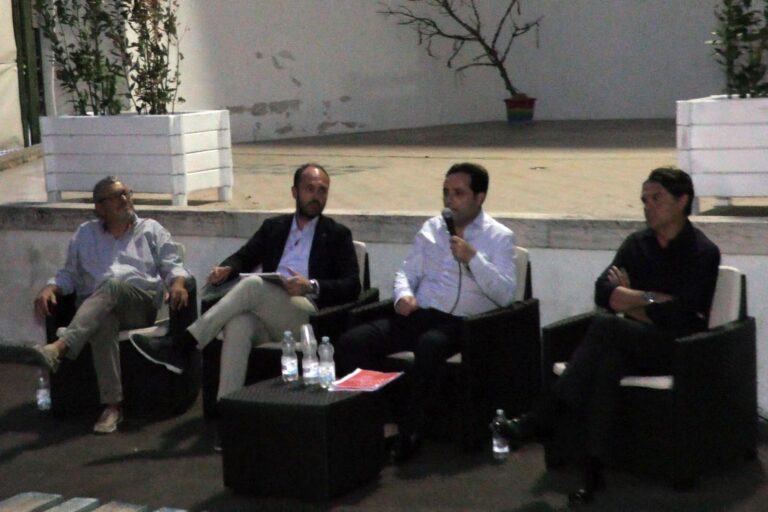 Alla Casina si è parlato di autonomie regionali e unità nazionale VIDEO Alla Casina si è parlato di autonomie regionali e unità nazionale VIDEO - Osservatorio Fasano