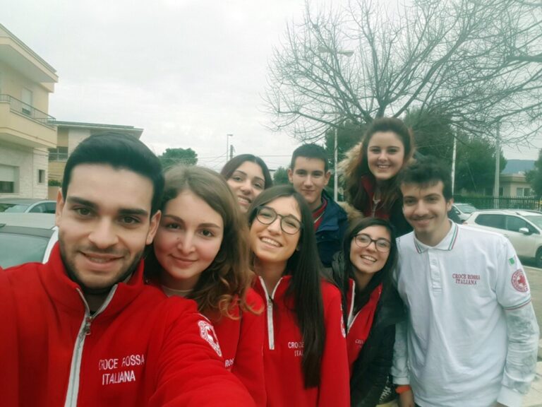 Giovani della Cri di Fasano impegnati nelle scuole contro il bullismo Giovani della Cri di Fasano impegnati nelle scuole contro il bullismo - Osservatorio Fasano