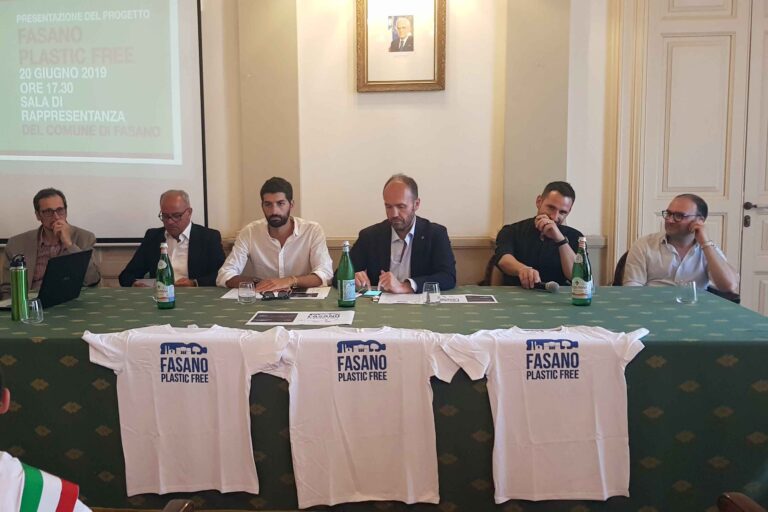 Presentato il progetto Fasano Plastic Free VIDEO Presentato il progetto Fasano Plastic Free VIDEO - Osservatorio Fasano