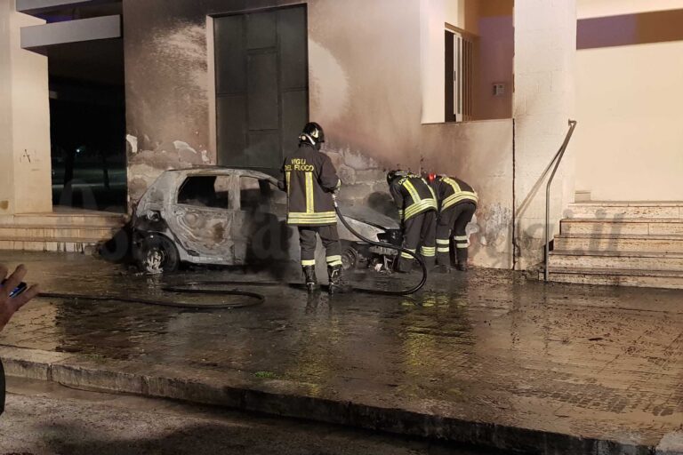 Ennesima auto in fiamme a Fasano VIDEO Ennesima auto in fiamme a Fasano VIDEO - Osservatorio Fasano
