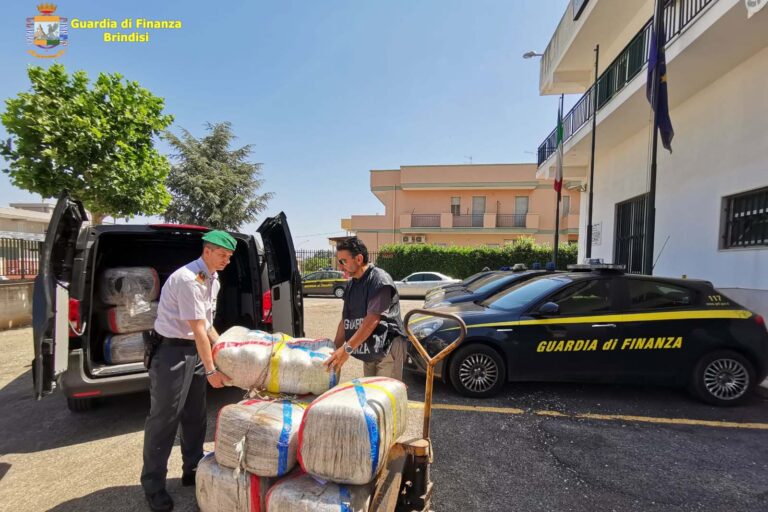 Sequestrati 218 chilogrammi di marijuana. Arrestato un corriere Sequestrati 218 chilogrammi di marijuana. Arrestato un corriere - Osservatorio Fasano