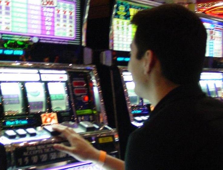 Emergenza ludopatia a Fasano: risulta la prima città in provincia in fatto di soldi spesi alle slot machine Emergenza ludopatia a Fasano: risulta la prima città in provincia in fatto di soldi spesi alle slot machine - Osservatorio Fasano