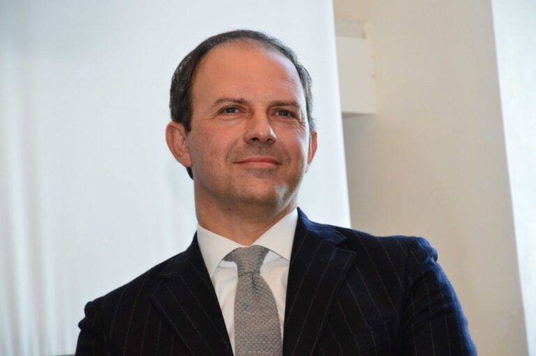 Il direttore generale Pasqualone riapre Pediatria ma denuncia il sindaco di Fasano Il direttore generale Pasqualone riapre Pediatria ma denuncia il sindaco di Fasano - Osservatorio Fasano