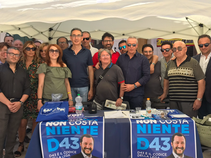 Oltre 100 fasanesi sottoscrivono la petizione per l’elezione diretta del Presidente della Repubblica Oltre 100 fasanesi sottoscrivono la petizione per l'elezione diretta del Presidente della Repubblica - Osservatorio Fasano