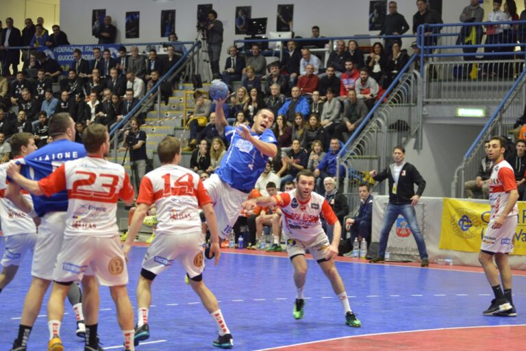 La Junior Fasano è in finale scudetto: di fronte ancora il Bolzano La Junior Fasano è in finale scudetto: di fronte ancora il Bolzano - Osservatorio Fasano