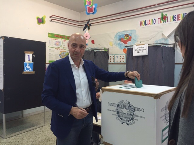 Elezioni regionali 2015: alle 12 a Fasano ha votato il 10,34% degli aventi diritto Elezioni regionali 2015: alle 12 a Fasano ha votato il 10,34% degli aventi diritto - Osservatorio Fasano