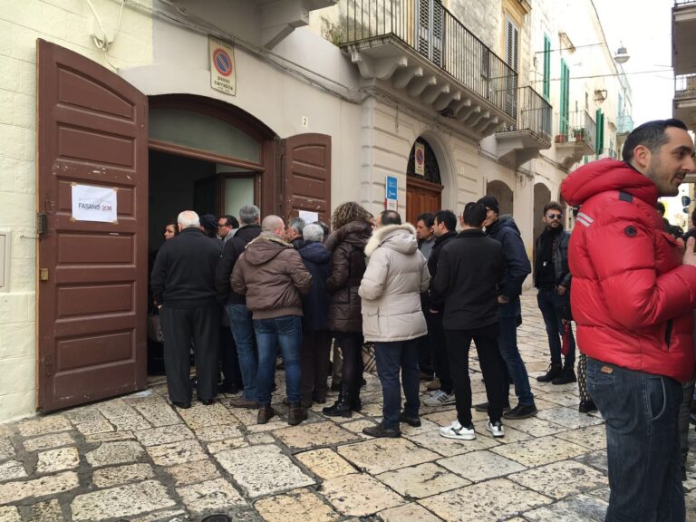 Primarie ‘Fasano 2016’: alle ore 12 hanno votato 995 fasanesi Primarie 'Fasano 2016': alle ore 12 hanno votato 995 fasanesi - Osservatorio Fasano