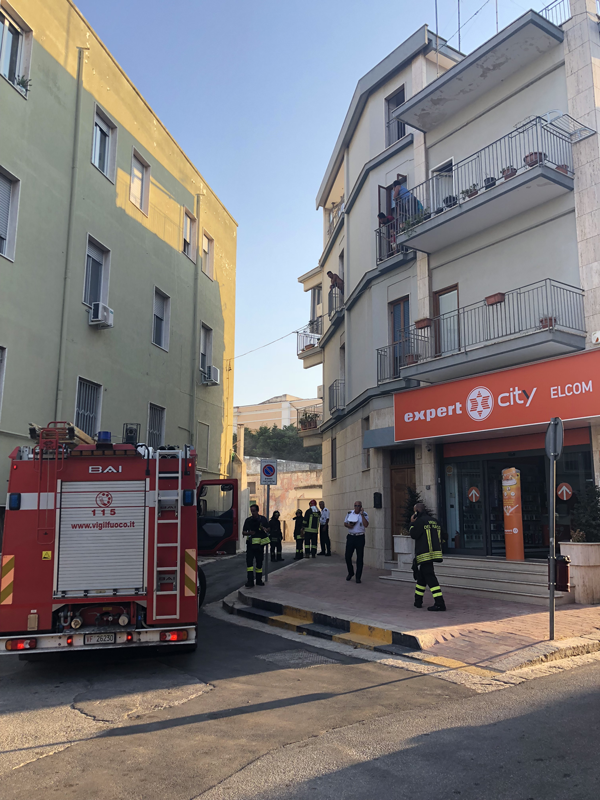 A fuoco la cabina Enel dell’Ospedale ‘Umberto I’ A fuoco la cabina Enel dell'Ospedale 'Umberto I' - Osservatorio Fasano