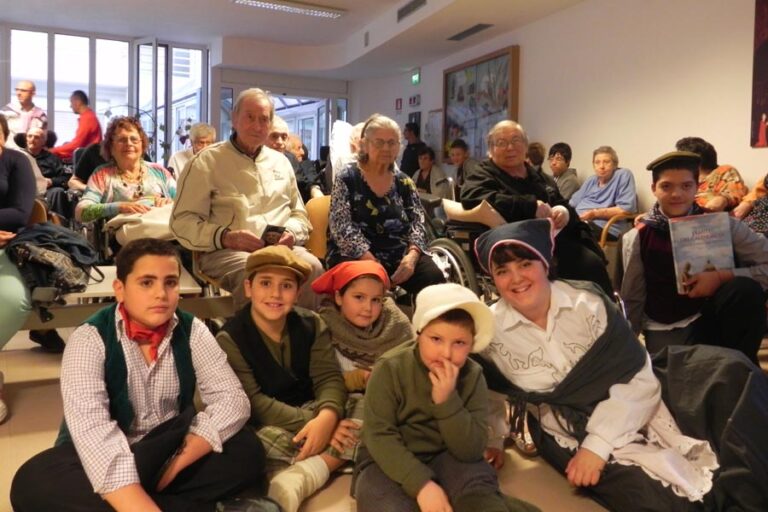 Un vecchio e un bambino si presero per mano... - Osservatorio Fasano