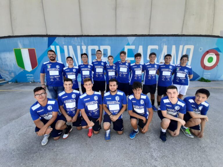 La formazione Under 17 dell’Acqua & Sapone Junior Fasano all’Interamnia World Cup La formazione Under 17 dell'Acqua & Sapone Junior Fasano all'Interamnia World Cup - Osservatorio Fasano