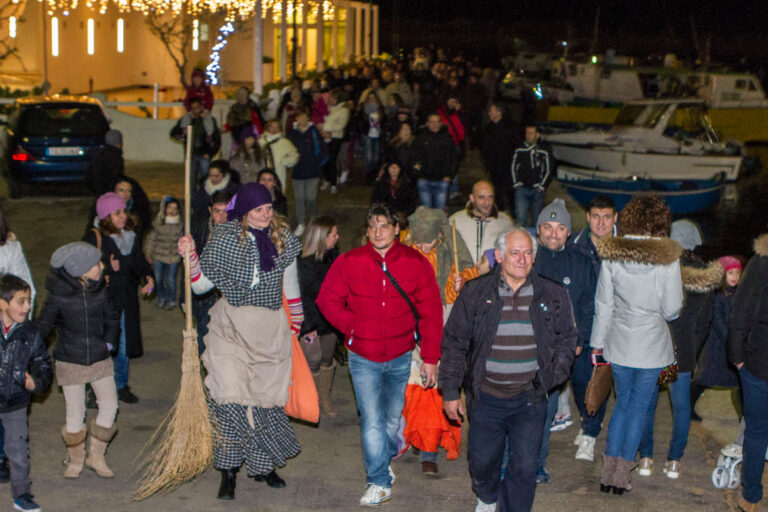 A Savelletri arrivano le befane con centinaia di calze - Osservatorio Fasano