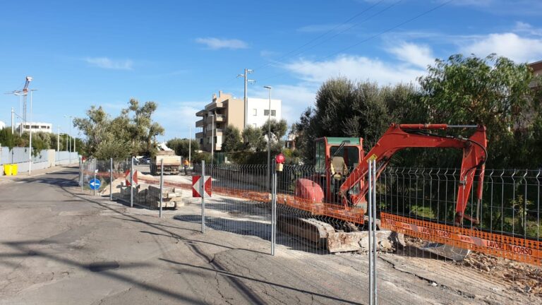Iniziati i lavori in via Attoma Iniziati i lavori in via Attoma - Osservatorio Fasano