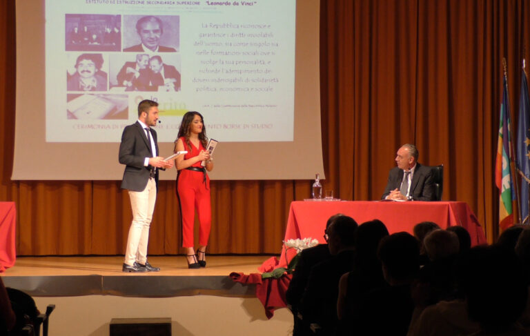 Premiate le eccellenze al Liceo da Vinci VIDEO - Osservatorio Fasano
