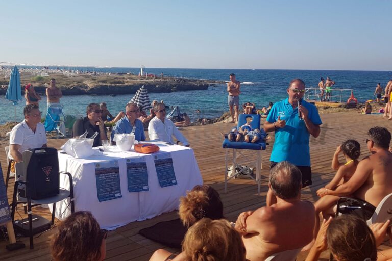 I Lions insegnano le operazioni di Primo Soccorso sulla spiaggia VIDEO I Lions insegnano le operazioni di Primo Soccorso sulla spiaggia VIDEO - Osservatorio Fasano