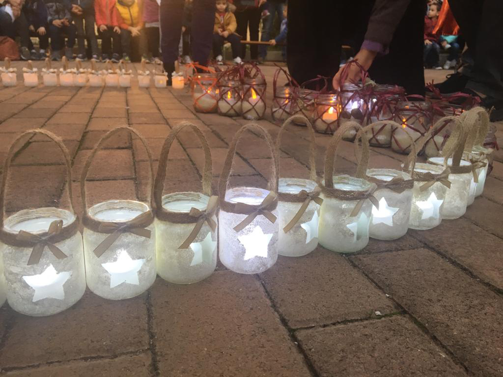 GeeRic 5 Bastoni Lumino Si Per Lanterna LED, Con Gancio, Per Halloween E San Martino, Lanterne Non Incluse - 2