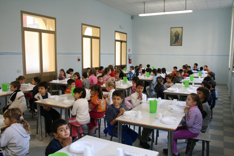 Mensa e trasporto scolastico: nuove ditte ma tariffe invariate - Osservatorio Fasano