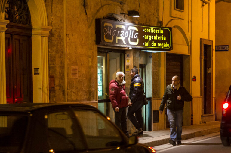 Rapina a "Oro Marzolla": partite le indagini dei Carabinieri di Fasano - Osservatorio Fasano