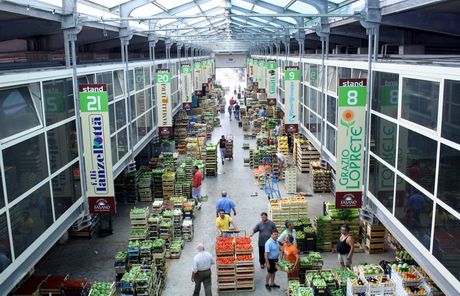 Troppe rapine: gli standisti del Centro Agroalimentare di Fasano corrono ai ripari Troppe rapine: gli standisti del Centro Agroalimentare di Fasano corrono ai ripari - Osservatorio Fasano