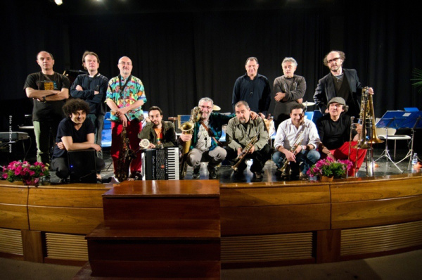 La coinvolgente MinAfric Orchestra in concerto per Fasanomusica La coinvolgente MinAfric Orchestra in concerto per Fasanomusica - Osservatorio Fasano