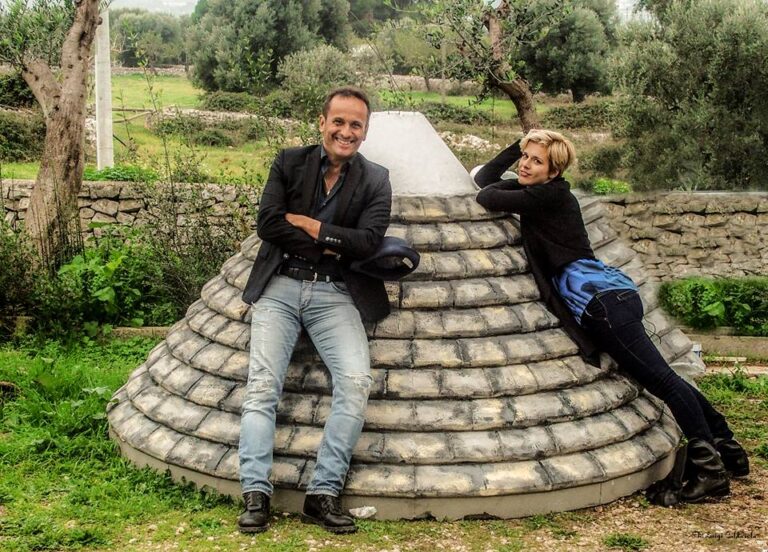 ‘Mi rifaccio il trullo’: in uscita il film di Uccio De Santis girato a Fasano 'Mi rifaccio il trullo': in uscita il film di Uccio De Santis girato a Fasano - Osservatorio Fasano