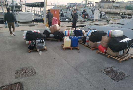 Arrestati due scafisti fasanesi con 10 milioni di euro in hashish e marijuana Arrestati due scafisti fasanesi con 10 milioni di euro in hashish e marijuana - Osservatorio Fasano
