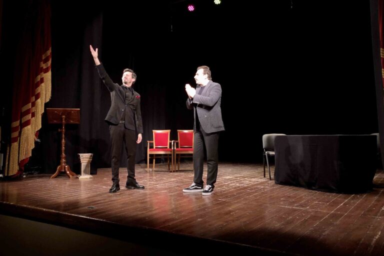 ‘Stasera niente di nuovo’: al Teatro Sociale l’omaggio all’avanspettacolo 'Stasera niente di nuovo': al Teatro Sociale l'omaggio all'avanspettacolo - Osservatorio Fasano