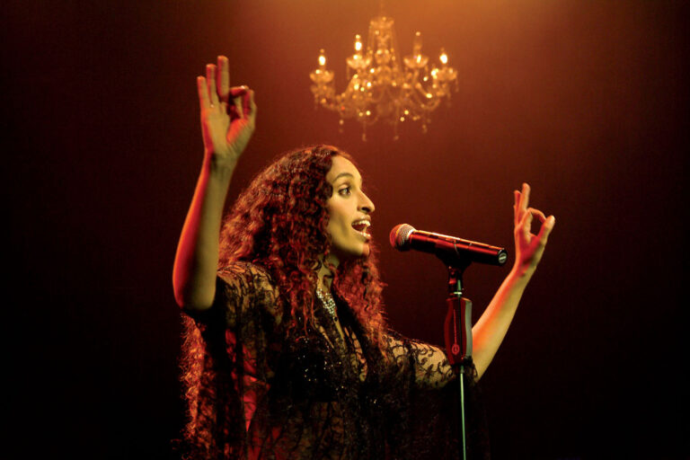 La cantante israeliana Noa torna a Fasano per un magnetico concerto La cantante israeliana Noa torna a Fasano per un magnetico concerto - Osservatorio Fasano