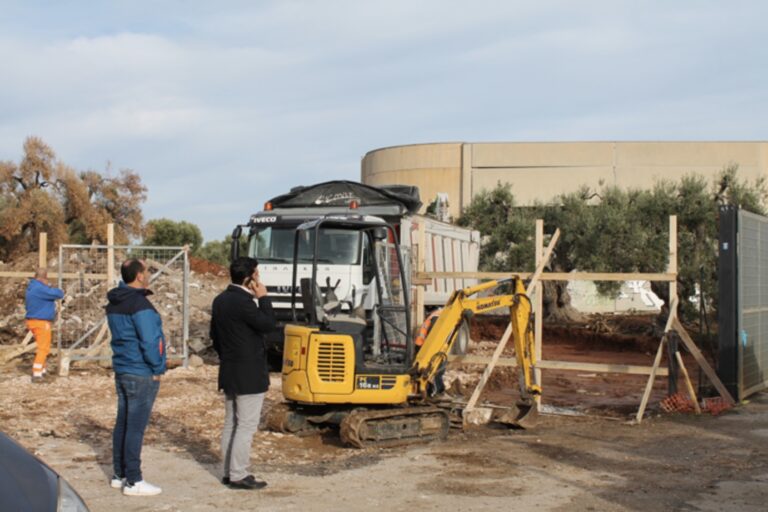 Sospeso il cantiere del Palazzetto per l’emergenza sanitaria in atto Sospeso il cantiere del Palazzetto per l'emergenza sanitaria in atto - Osservatorio Fasano