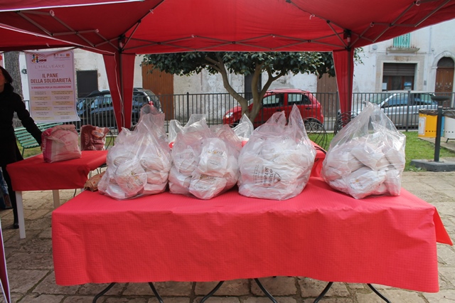 A Fasano la seconda edizione del ‘pane della solidarietà’ A Fasano la seconda edizione del 'pane della solidarietà' - Osservatorio Fasano