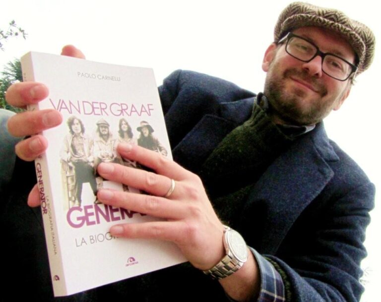 ‘Van Der Graaf Generator – La biografia italiana’ con Paolo Carnelli e Donato Zoppo 'Van Der Graaf Generator - La biografia italiana' con Paolo Carnelli e Donato Zoppo - Osservatorio Fasano