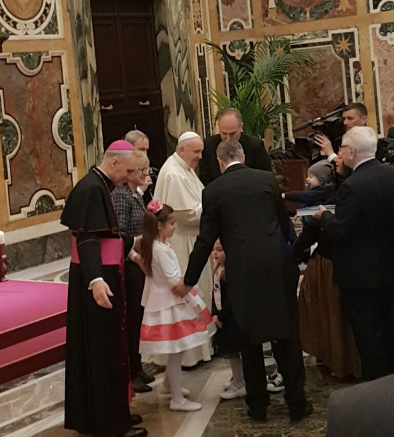 Delegazione Aido di Fasano ricevuta in udienza privata da Papa Francesco VIDEO Delegazione Aido di Fasano ricevuta in udienza privata da Papa Francesco VIDEO - Osservatorio Fasano