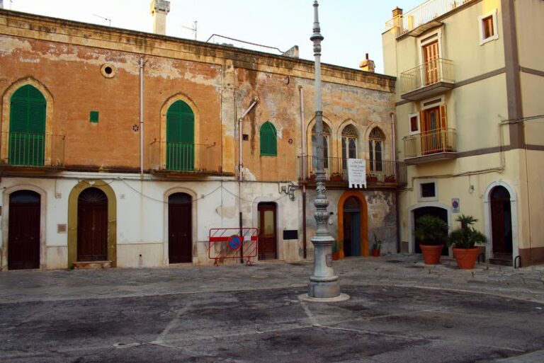 Riqualificazione di piazza Mercato Vecchio a Fasano: incontro organizzato da ‘U’mbracchie’ Riqualificazione di piazza Mercato Vecchio a Fasano: incontro organizzato da 'U'mbracchie' - Osservatorio Fasano