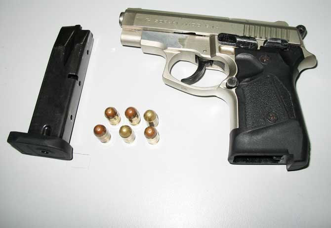 Nascondeva una pistola non dichiarata. Arrestato 44enne fasanese. Nascondeva una pistola non dichiarata. Arrestato 44enne fasanese. - Osservatorio Fasano