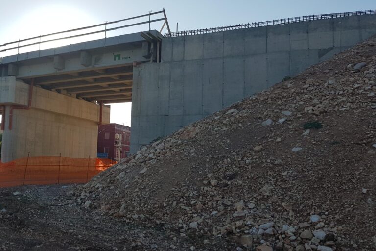 Stanno per riprendere i lavori per il cavalcavia di Pozzo Faceto Stanno per riprendere i lavori per il cavalcavia di Pozzo Faceto - Osservatorio Fasano