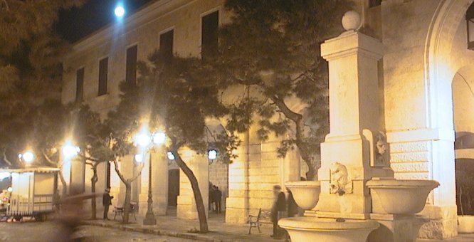 Il Comune vuol vendersi anche i Portici delle Teresiane Il Comune vuol vendersi anche i Portici delle Teresiane - Osservatorio Fasano