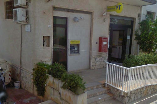 Assalto all’Ufficio Postale di Montalbano: la ‘Banda dell’Audi’ porta via il Bancomat Assalto all'Ufficio Postale di Montalbano: la 'Banda dell'Audi' porta via il Bancomat - Osservatorio Fasano