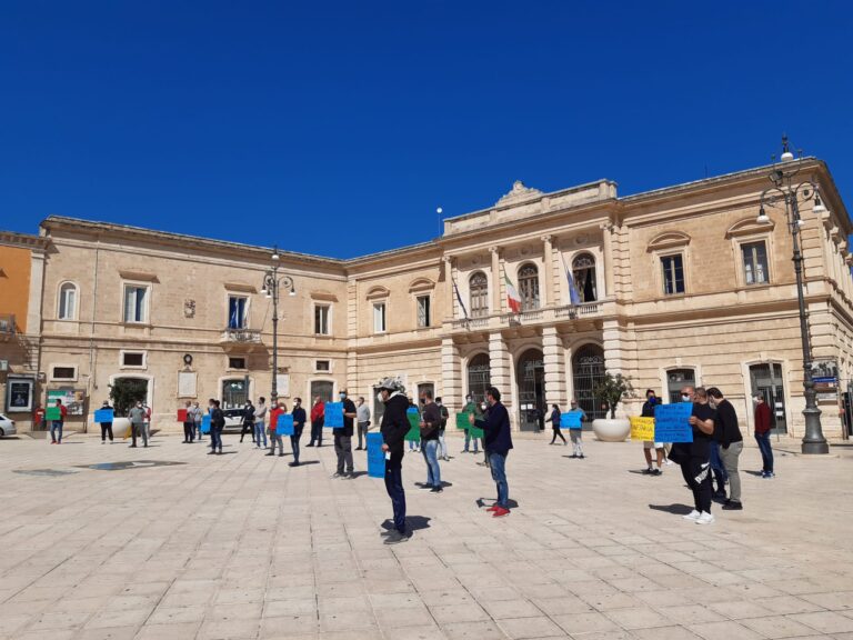 La protesta delle partite iva VIDEO - Osservatorio Fasano