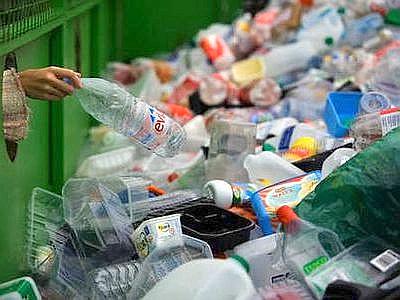 Nasconde i suoi monili nei rifiuti e se ne dimentica: recuperati grazie alla Monteco Nasconde i suoi monili nei rifiuti e se ne dimentica: recuperati grazie alla Monteco - Osservatorio Fasano