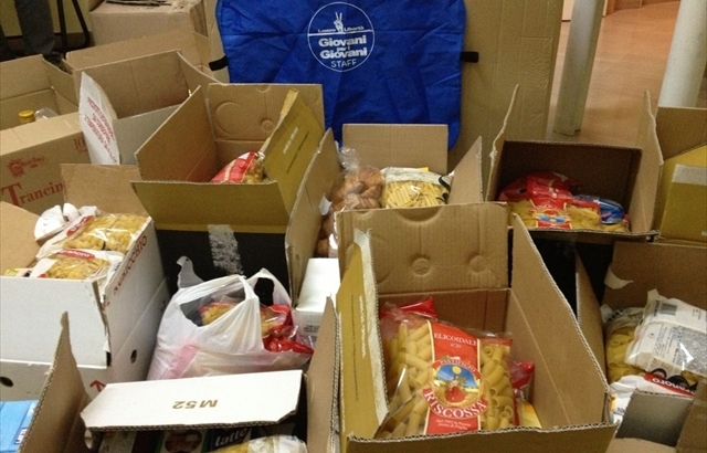 Raccolta di alimenti per il Lions Club Fasano Host e il Leo Club Raccolta di alimenti per il Lions Club Fasano Host e il Leo Club - Osservatorio Fasano