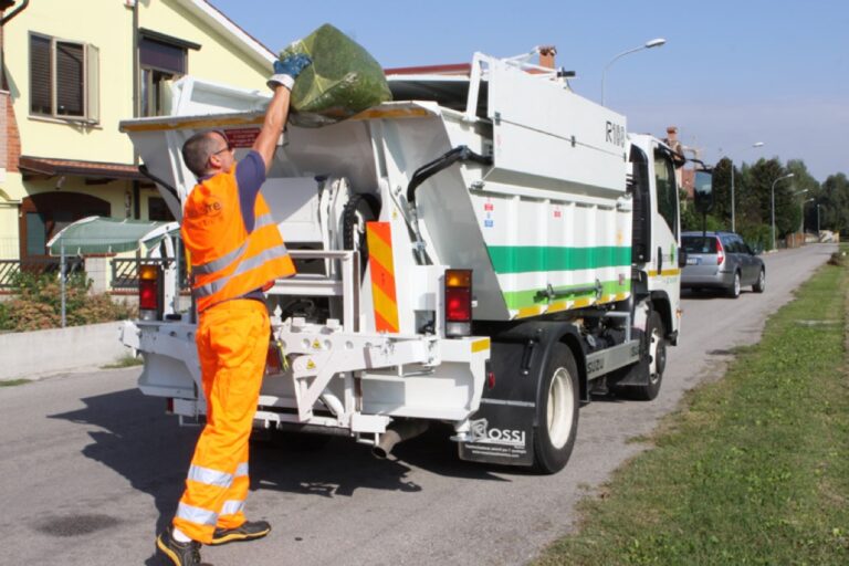 Dopo la sciopero riprende la raccolta porta a porta a Fasano - Osservatorio Fasano