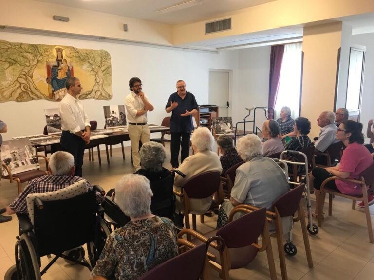 Il Rotary ha donato le stampe dell'archivio Diasio al 'don Angelo Sabatelli' - Osservatorio Fasano