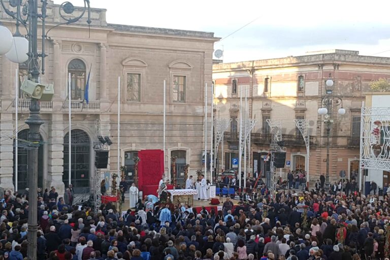 Come da tradizione, onorata in Piazza Ciaia Santa Rita VIDEO Come da tradizione, onorata in Piazza Ciaia Santa Rita VIDEO - Osservatorio Fasano