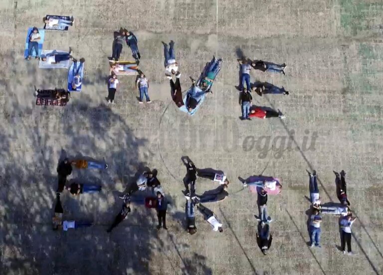 ‘Flash mob’ all’IPSIA: SAVE THE EARTH VIDEO 'Flash mob' all'IPSIA: SAVE THE EARTH VIDEO - Osservatorio Fasano
