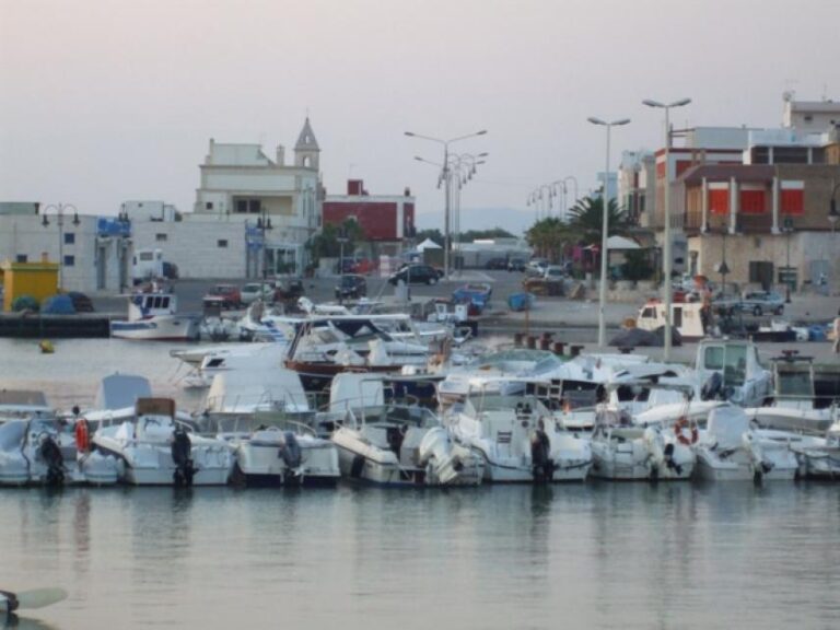 Il mercatino di Savelletri torna sul lungomare Nazario Sauro - Osservatorio Fasano