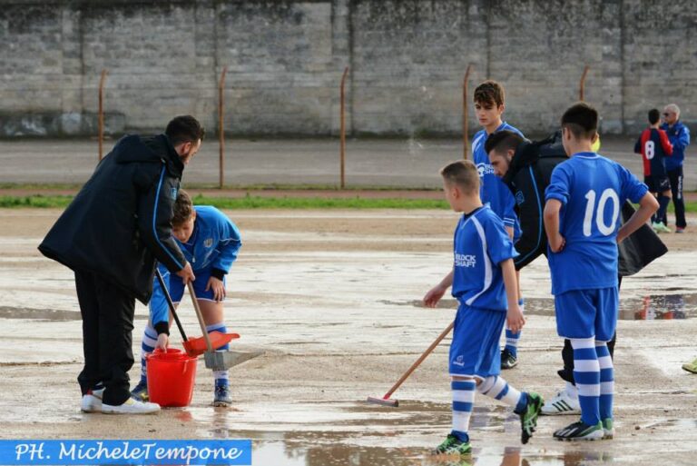 Sergio Ancona impraticabile: rinviata la gara degli Allievi Bs Soccer Team Sergio Ancona impraticabile: rinviata la gara degli Allievi Bs Soccer Team - Osservatorio Fasano