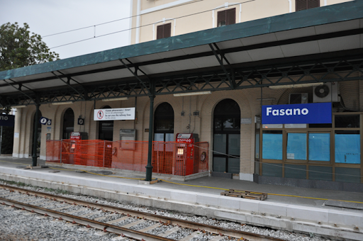 Il M5S Fasano denuncia la mancanza di un ascensore alla Stazione Il M5S Fasano denuncia la mancanza di un ascensore alla Stazione - Osservatorio Fasano