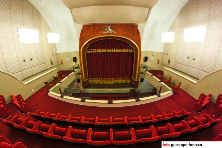 Un bando per il Teatro Sociale di Fasano: è quanto chiede l'associazione Le Nove Muse - Osservatorio Fasano