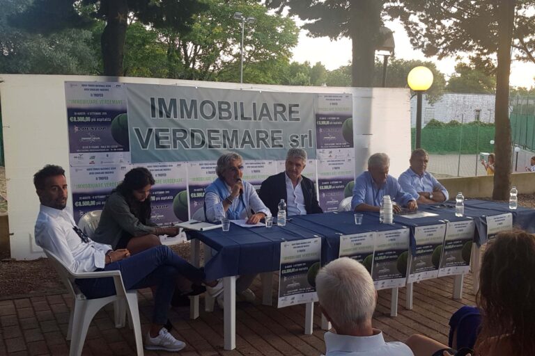 Presentato il Torneo Nazionale del Tennis Club Fasano VIDEO Presentato il Torneo Nazionale del Tennis Club Fasano VIDEO - Osservatorio Fasano