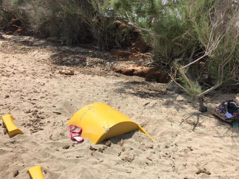 Torre Canne, degrado su un breve tratto di spiaggia - Osservatorio Fasano